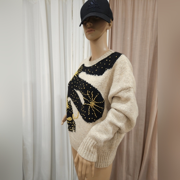 2024 New Year Asia Region Exclusive Limited Edition/BEADED DRAGON DESIGN SWEATER - Picture 5 of 16